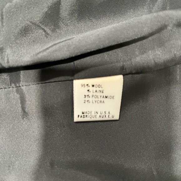 THEORY Grey Wide Pink Pinstripe suit. Size 0 - Picture 10 of 11